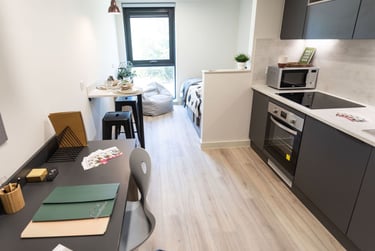 Premium Studio at Stanley Studios, Coburg Street, City Centre, Portsmouth, PO11JA - Image 2